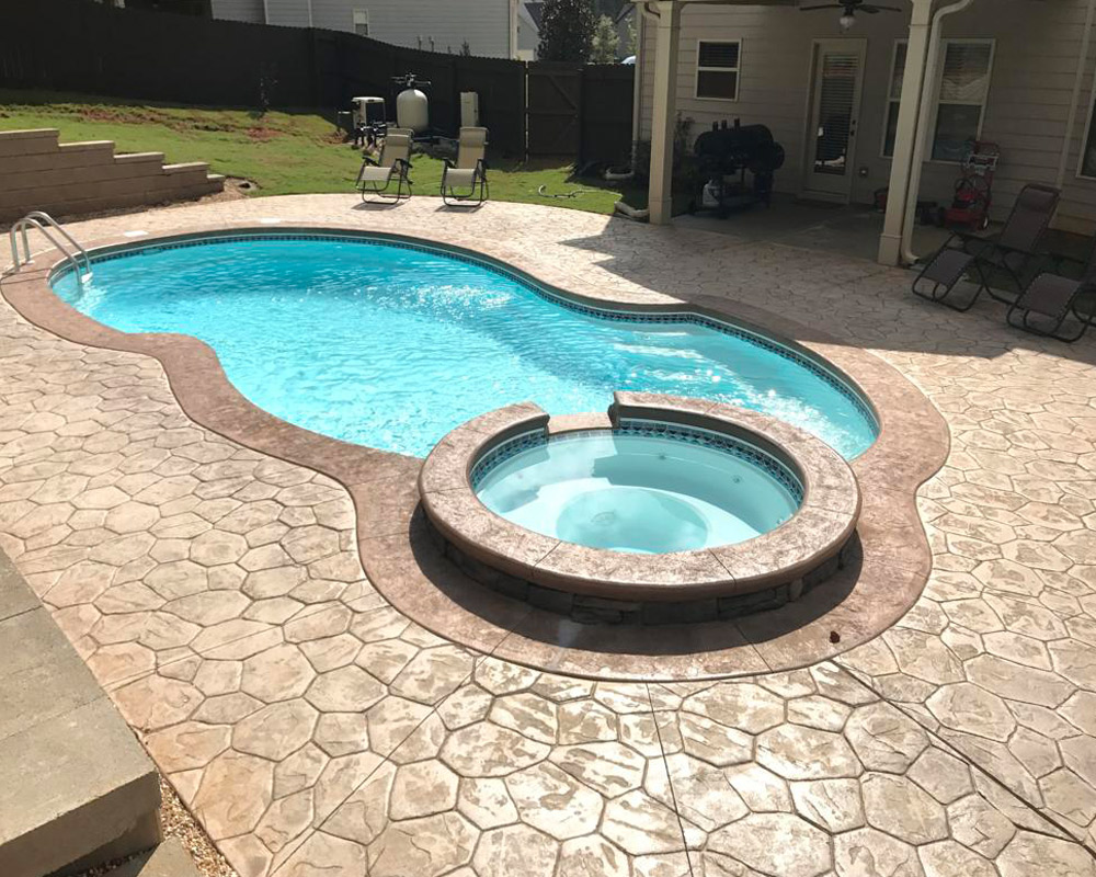 Hawaiian Pool with Spa – Tropical-Inspired Fiberglass Pool & Spa